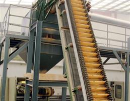 DJ型大傾角擋邊帶式輸送機(jī) DJ型大傾角擋邊帶式輸送機(jī)